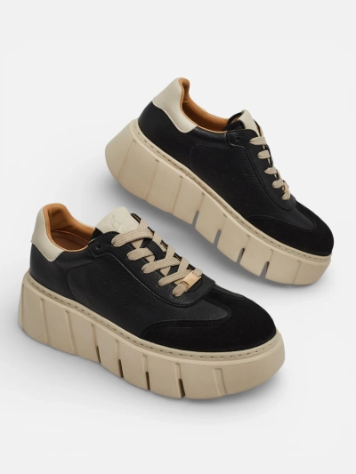 Спортивные женские кроссовки из натуральной кожи Taures