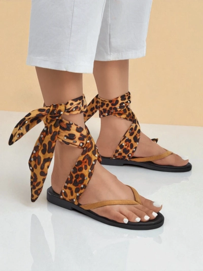Royalfashion Women's flip-flops with a decorative strap Safari Sweet