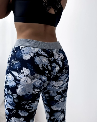 Sinised lillelise mustriga naiste 3/4 pikkused lühikesed püksid - Riietus