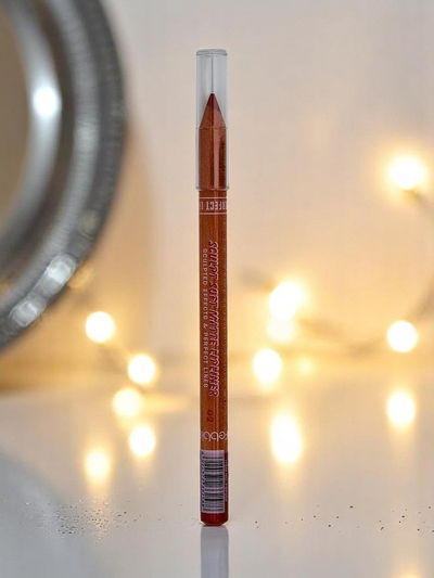 Lip pencil in the shade Rosy
