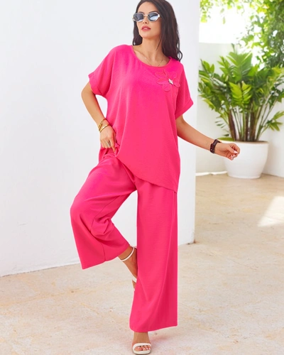 Royalfashion Naiste komplekt lühikeste varrukatega, dekoratiivne lill ja laiad püksid