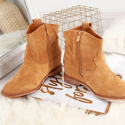Camel-colored cowboy boots on platforms Brunoki - Footwear
