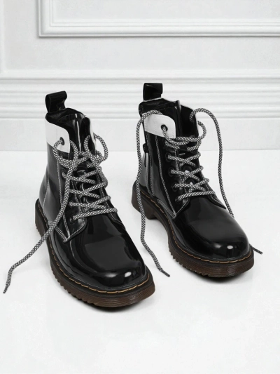 Perseida Nero naiste poolsaapad ökoloogilisest lakknahast, paeltega