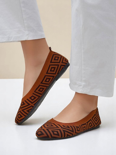Royalfashion Women’s fabric ballet flats with geometric print Metric
