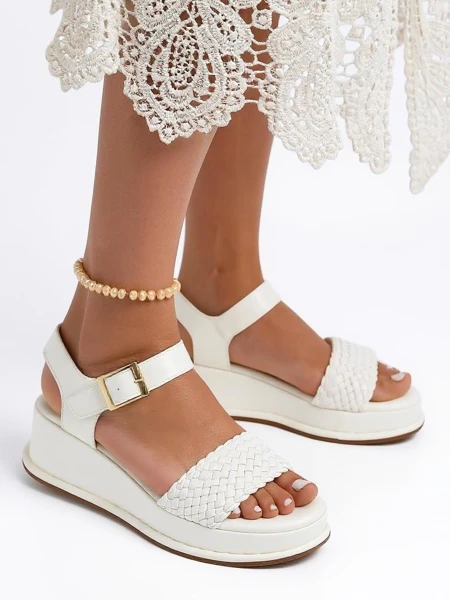 Royalfashion Naiste kiilkontsaga sandaalid punutud rihmaga Fiolle