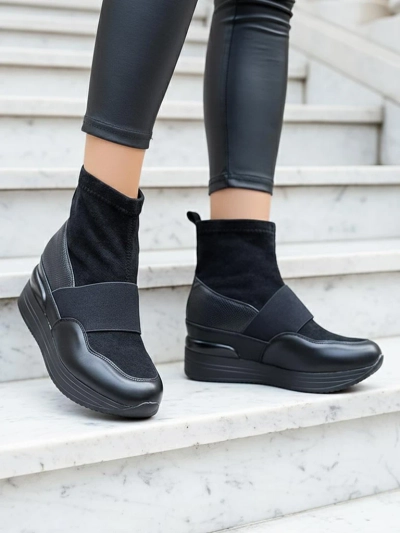 Black women's slip-on boots with embossing Keleda - Footwear