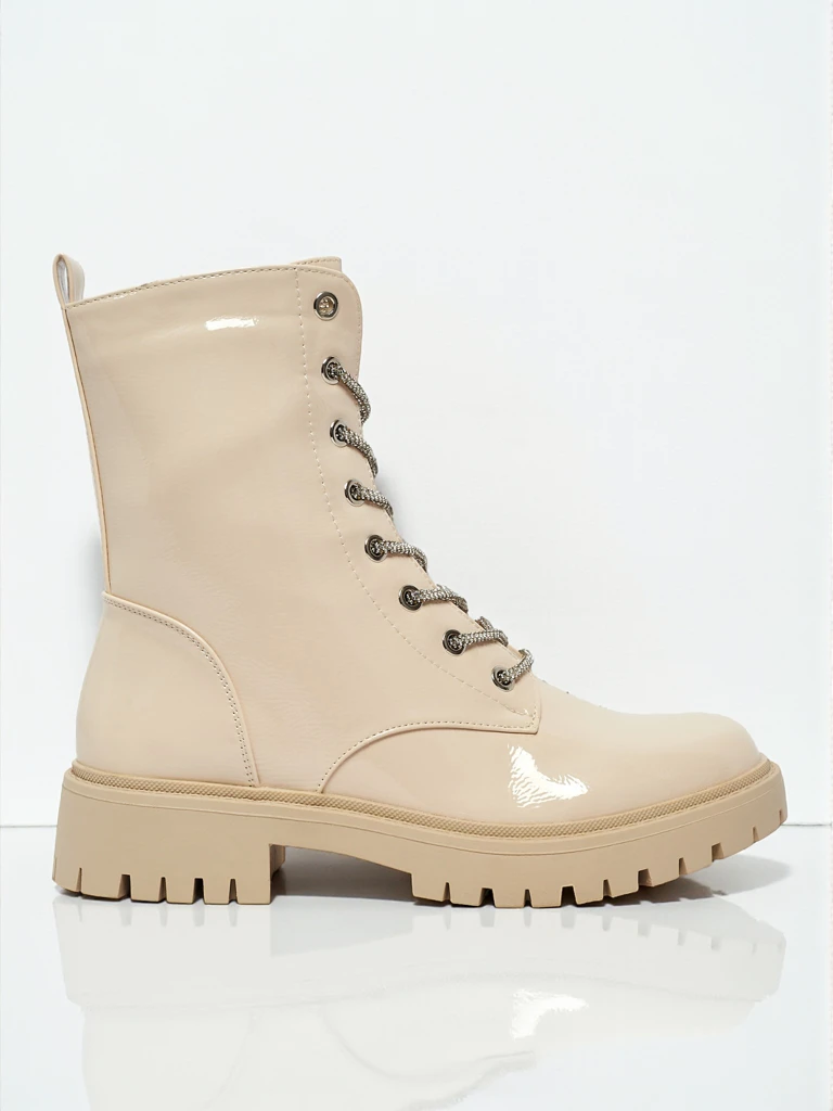 Lakitud paeltega naiste poolsaapad Fjorra