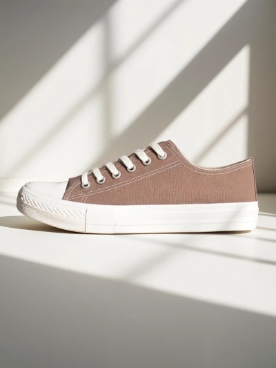 Royalfashion Naiste klassikalised lakkpitsiga tossud Ogisea