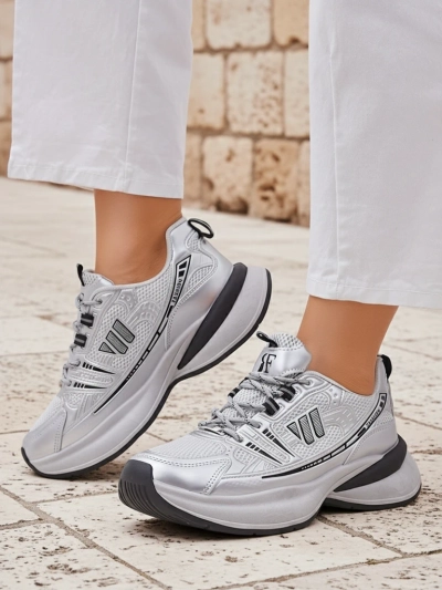 Royalfashion Women's sporty sneakers on a thicker sole Roality