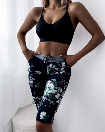 Женские шорты 3/4 темно-синие с зелеными цветами ПЛЮС РАЗМЕР - Одежда