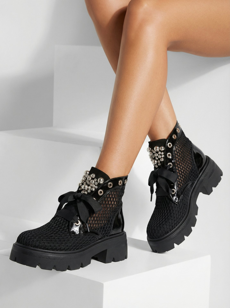 Royalfashion Women's openwork boots in black Afaserr