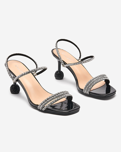 Mustad lakitud madala kontsaga sussid Lakopi - Jalatsid