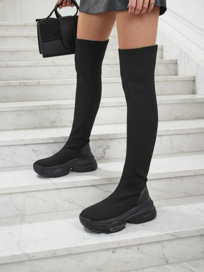 Pikad naiste pealetõmmatavad paksu tallaga saapad Ravmora