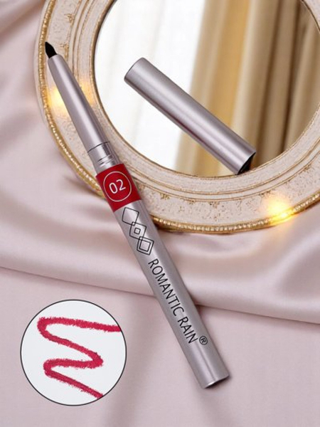 Lip pencil in the shade Cinnamon Latte