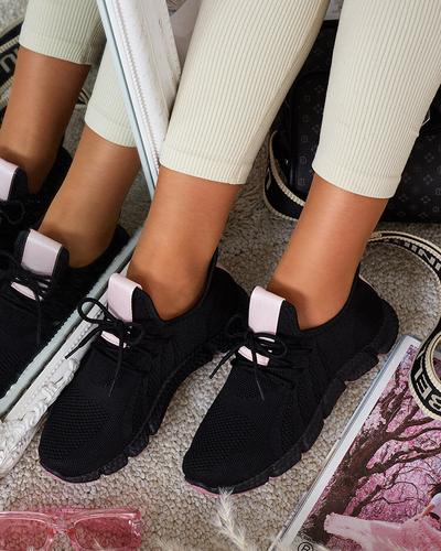 Черные женские кроссовки с розовыми вставками Bommgi