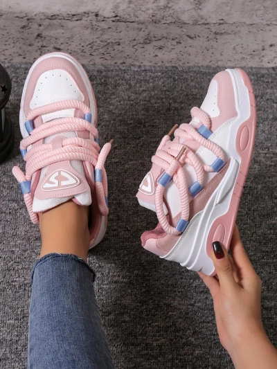 Женские спортивные кроссовки Royalfashion с декоративными шнурками Clesiv