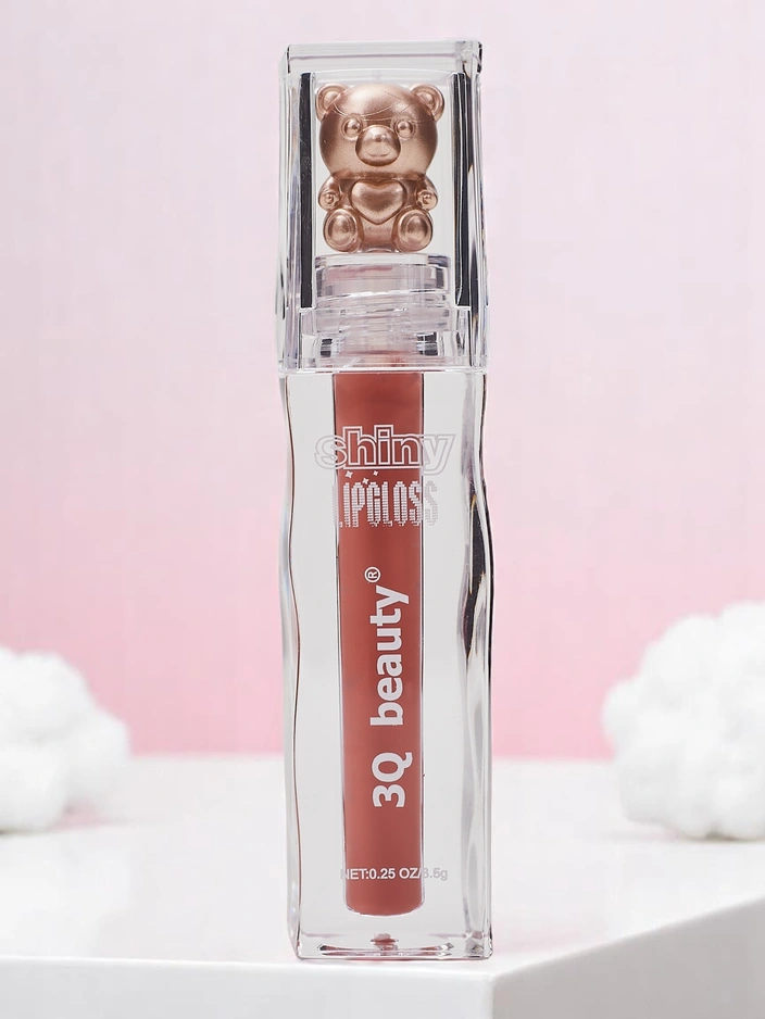 Lipstick in the color Undressed