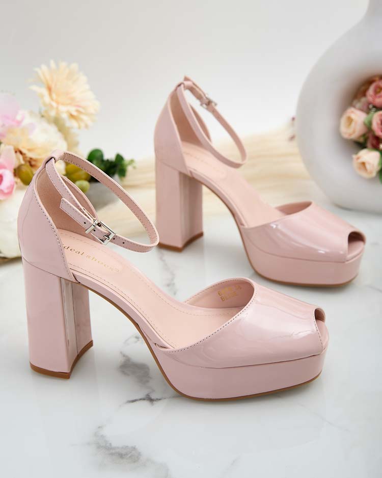 Royalfashion Naiste Lefeyoa lakitud postisandaalid