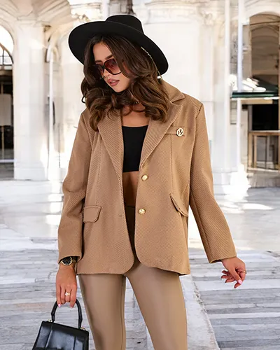 Женское короткое пальто Royalfashion