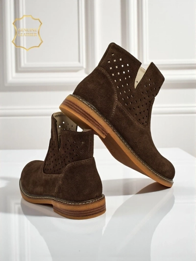 Aurelia Verona - Women's brown suede ankle boots made of natural leather, 3 cm heel