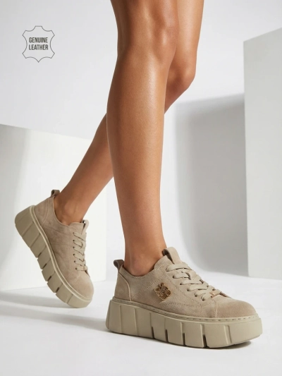 Naiste naturaalsest nahast sportlikud tossud Renos