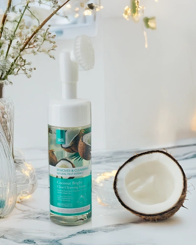Cleansing moisturizing facial foam reducing discoloration COCONUT 150 ml