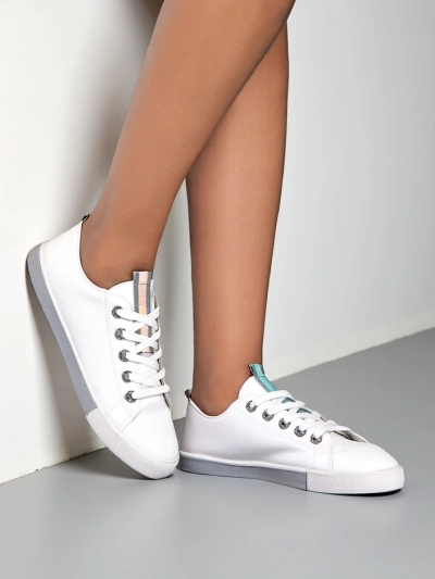 Royalfashion Naiste aetud tossud Tareb