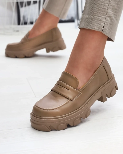 Women's light brown moccasins on a solid sole Desika - Footwear