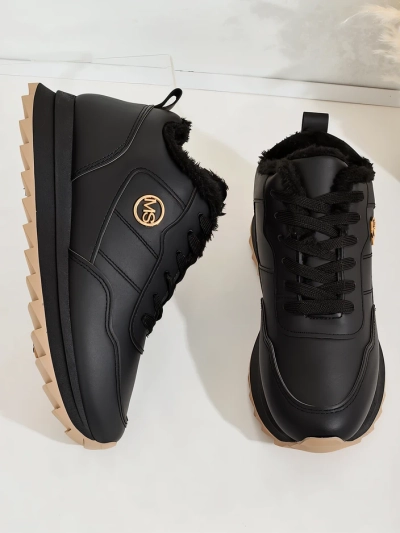 Royalfashion Soojad naiste karvkattega tennised Casot