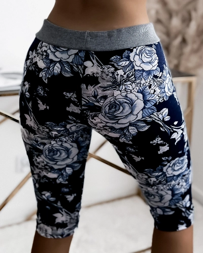 Meresinine ja sinine lillelise mustriga 3/4 naiste lühikesed püksid PLUSS SUURUS - Riietus