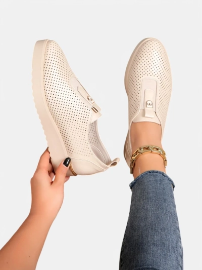 Royalfashion Slip-on women's perforated shoes Goffies
