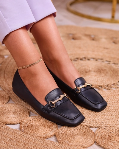 Royalfashion Черные женские мокасины с золотым украшением Olerika