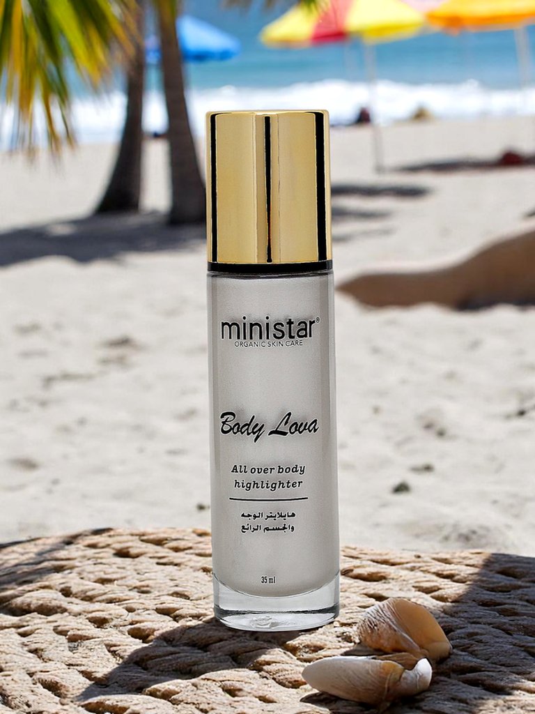 Minister Face and body highlighter in liquid form