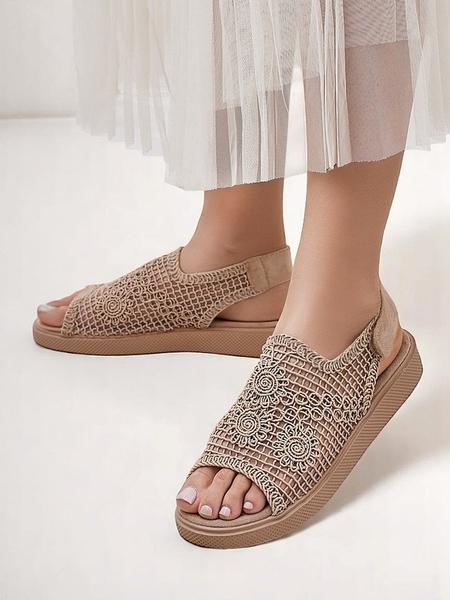 Royalfashioni naiste Levay pitsilised sandaalid pealiskihiga