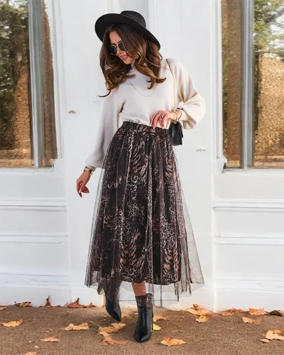 Royalfashion Women's patterned midi skirt with tulle