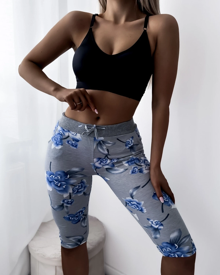 Серые женские леггинсы 3/4 длины с принтом