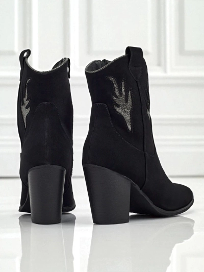 Kontsaga naiste kauboisaapad dekoratiivsete detailidega Cendria