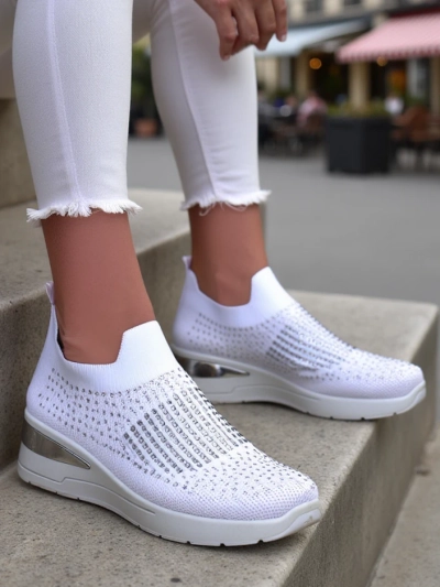 Royalfashion Slip-on naiste puksiirkinnastega tossud lilledega Qelavise