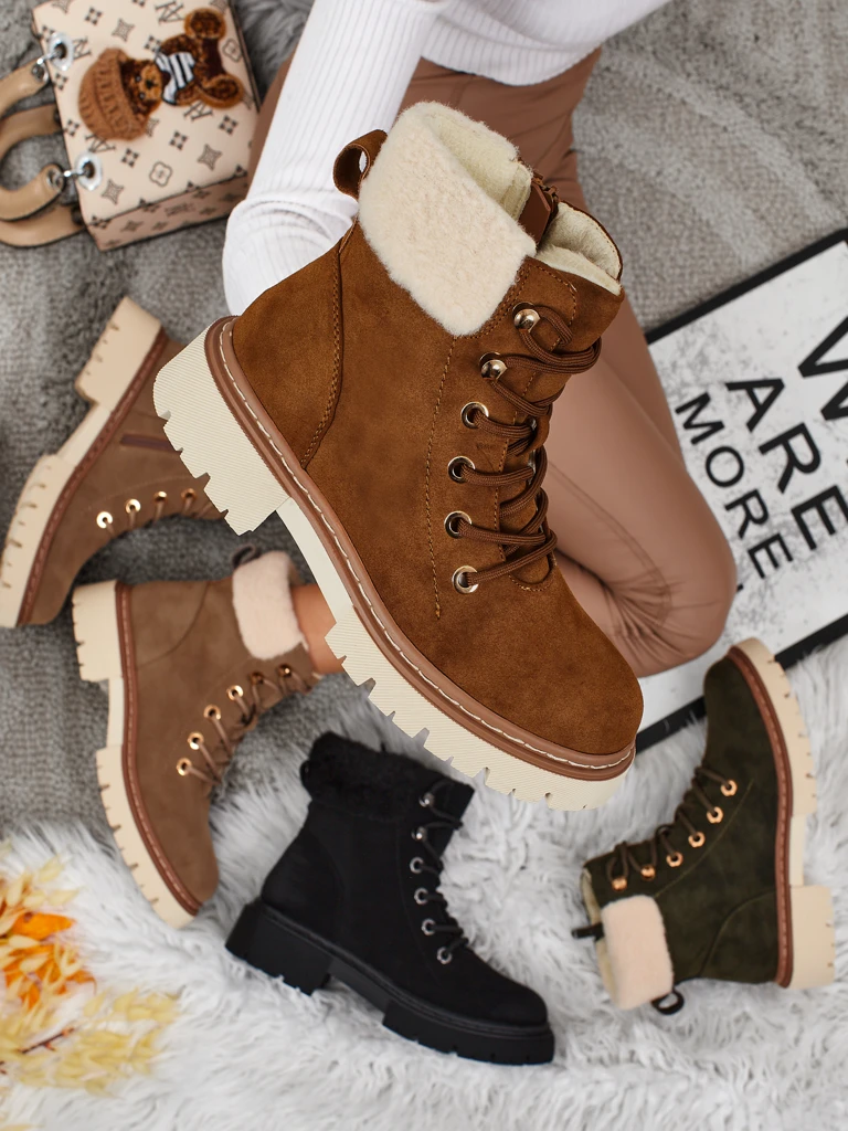 Naiste karvase voodriga matkasaapad Tessara