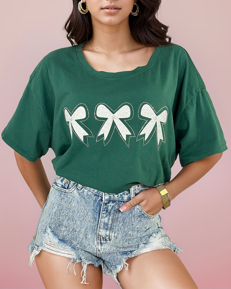 Royalfashion Women's t-shirt with bow patch
