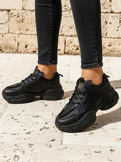 Royalfashion Naiste spordisneakerid paksemal tallal Quensi