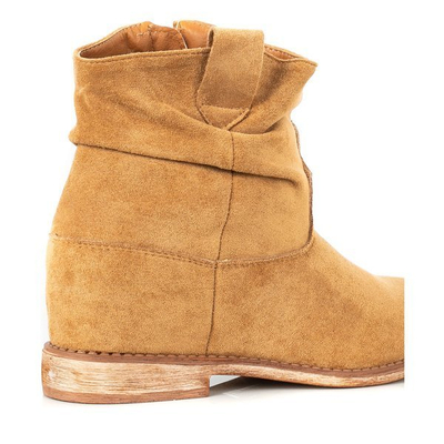Camel-colored cowboy boots on platforms Brunoki - Footwear