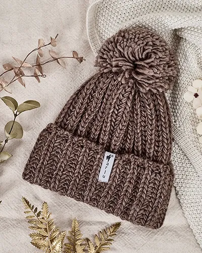 Royalfashion Kvinnor's stickade hatt med tofs