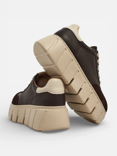 Naiste naturaalsest nahast sportlikud tossud Taures