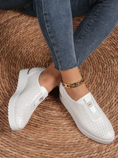 Royalfashion Slip-on naiste perforatsiooniga jalanõud Goffies