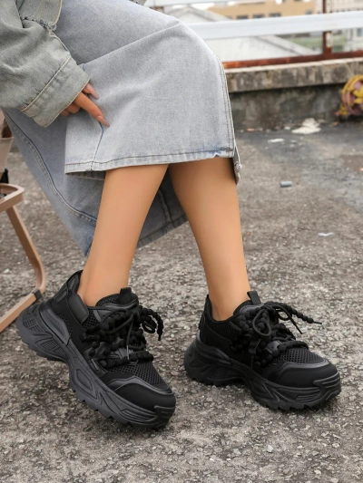 Royalfashion Naisten urheilukengät paksummalla pohjalla Loness