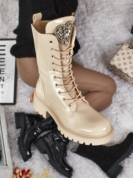 Lakitud paeltega naiste poolsaapad Emelune