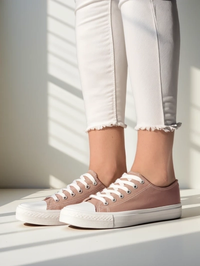 Royalfashion Naiste klassikalised lakkpitsiga tossud Ogisea