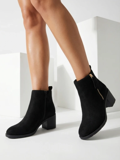 Royalfashion Черные женские сапоги на низкой шпильке из экозамши Rejerry