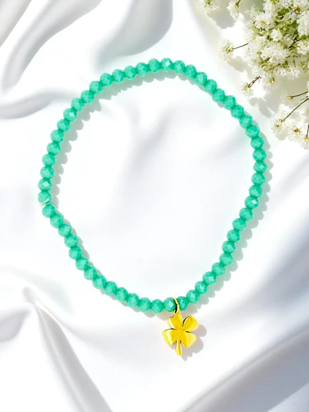 Royalfashion Women's bracelet with a clover charm